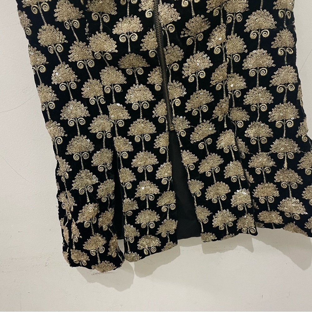 Stylish ready to wear designer saree with peplum black blouse and golden saree - Picture 7 of 9